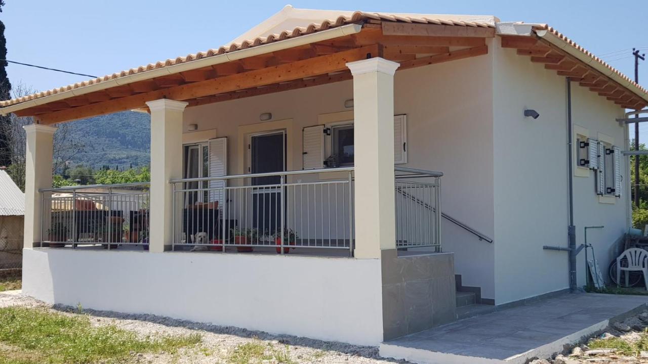 Casa Loukia Lägenhet Gastouri  Exteriör bild
