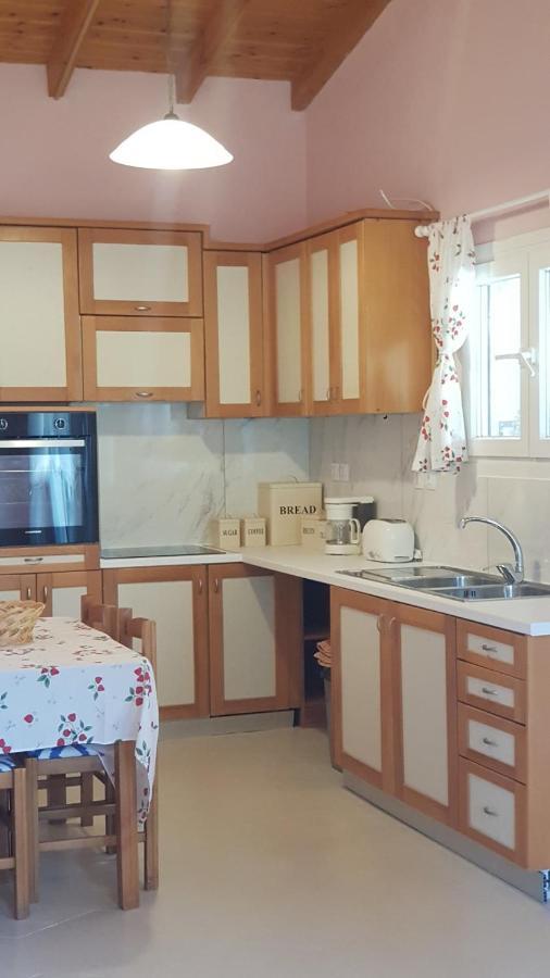 Casa Loukia Lägenhet Gastouri  Exteriör bild
